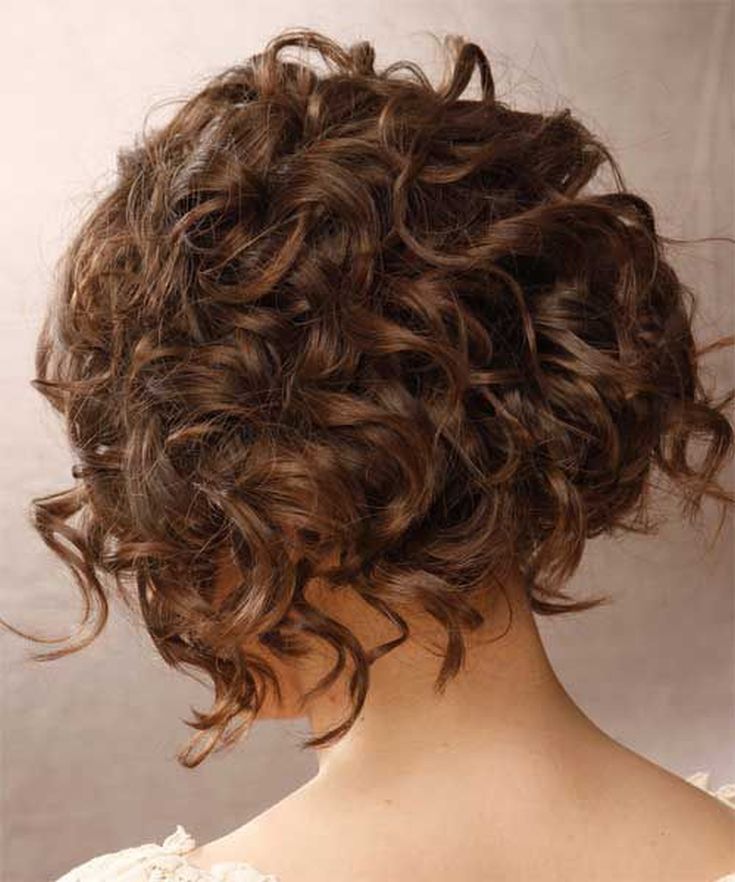 (+135 photos) Bob Kare sur cheveux bouclés
