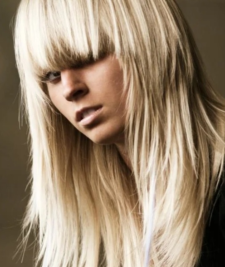 (+150 photo) Coupe de cheveux en cascade pour cheveux longs avec une frange