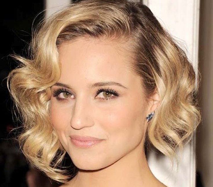 (+135 photos) Bob Kare sur cheveux bouclés