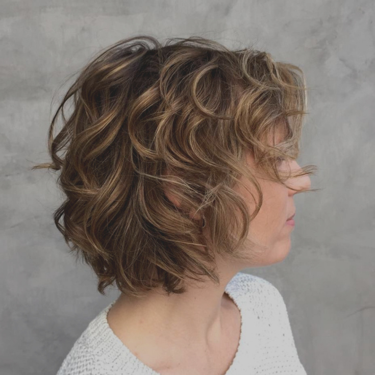 (+135 photos) Bob Kare sur cheveux bouclés