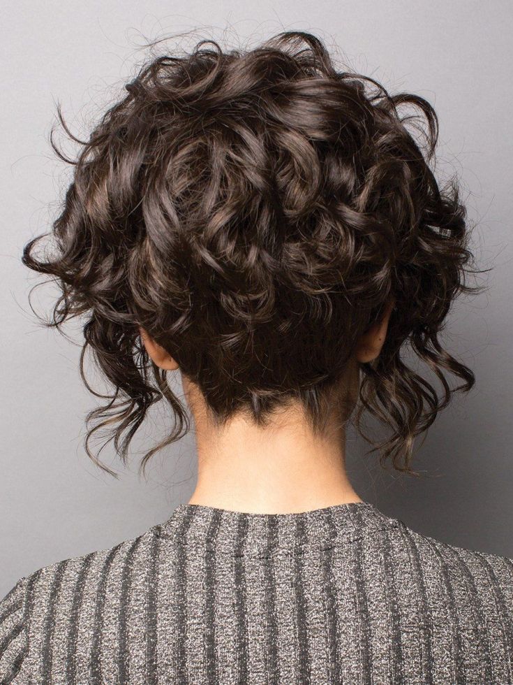 (+135 photos) Bob Kare sur cheveux bouclés