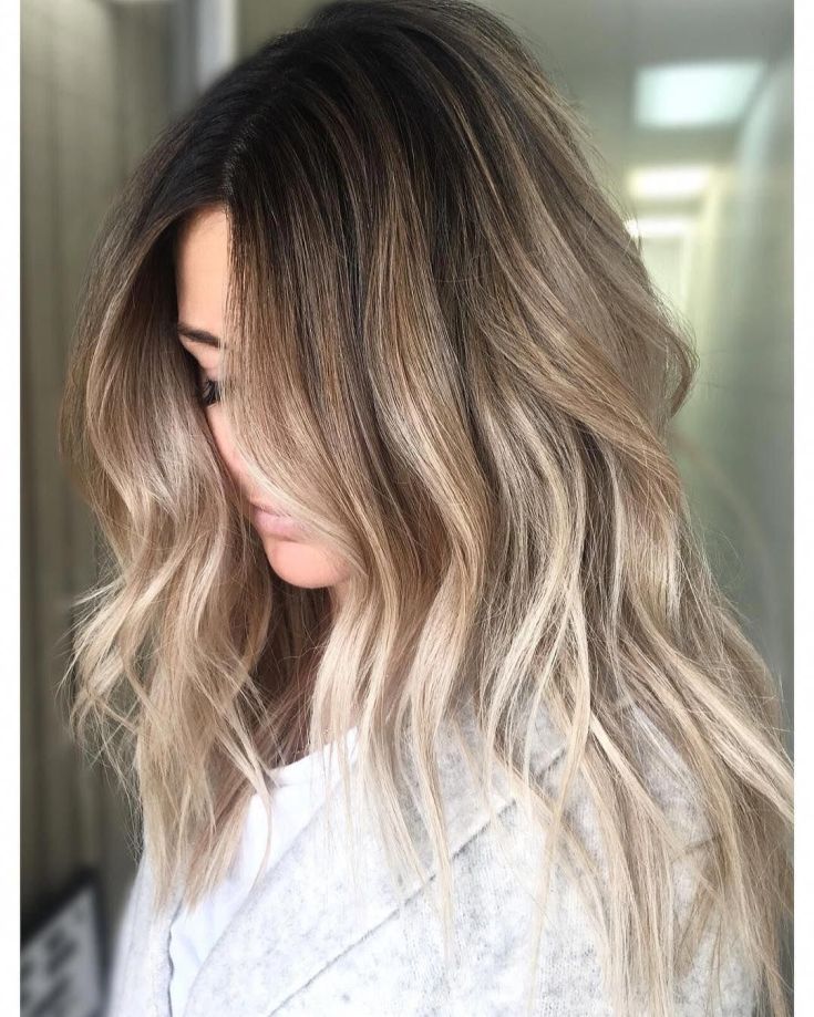 (+201 photos) Balayage sur cheveux châtain clair de longueur moyenne
