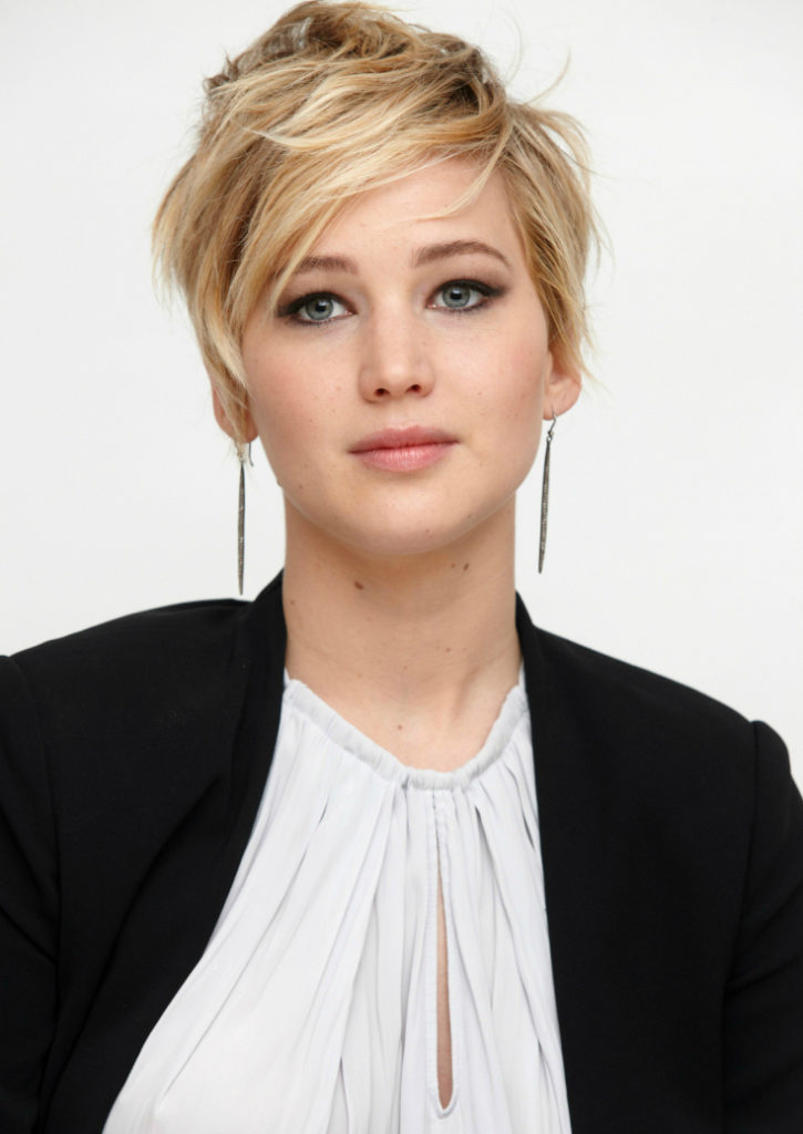 (+210 photos) Coupe de cheveux Pixie pour visage rond