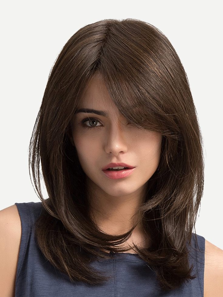 (+165 photos) Cascade de coupe de cheveux pour femmes avec une frange