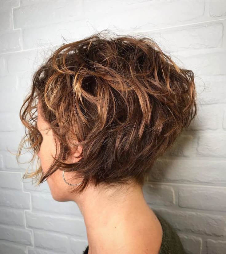 (+135 photos) Bob Kare sur cheveux bouclés