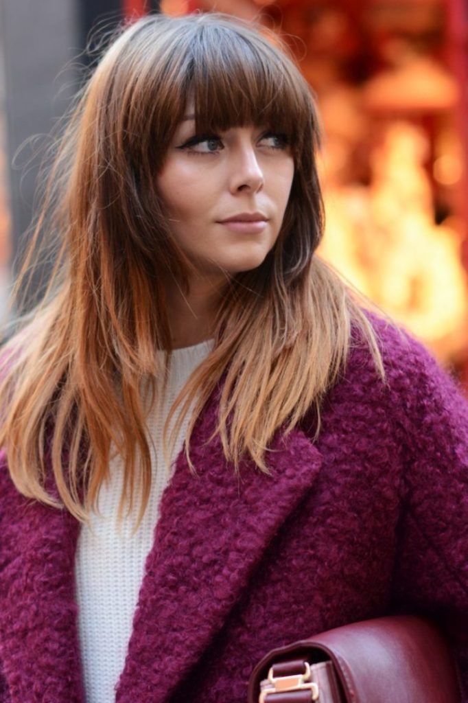 Shatush sur cheveux noirs avec une frange