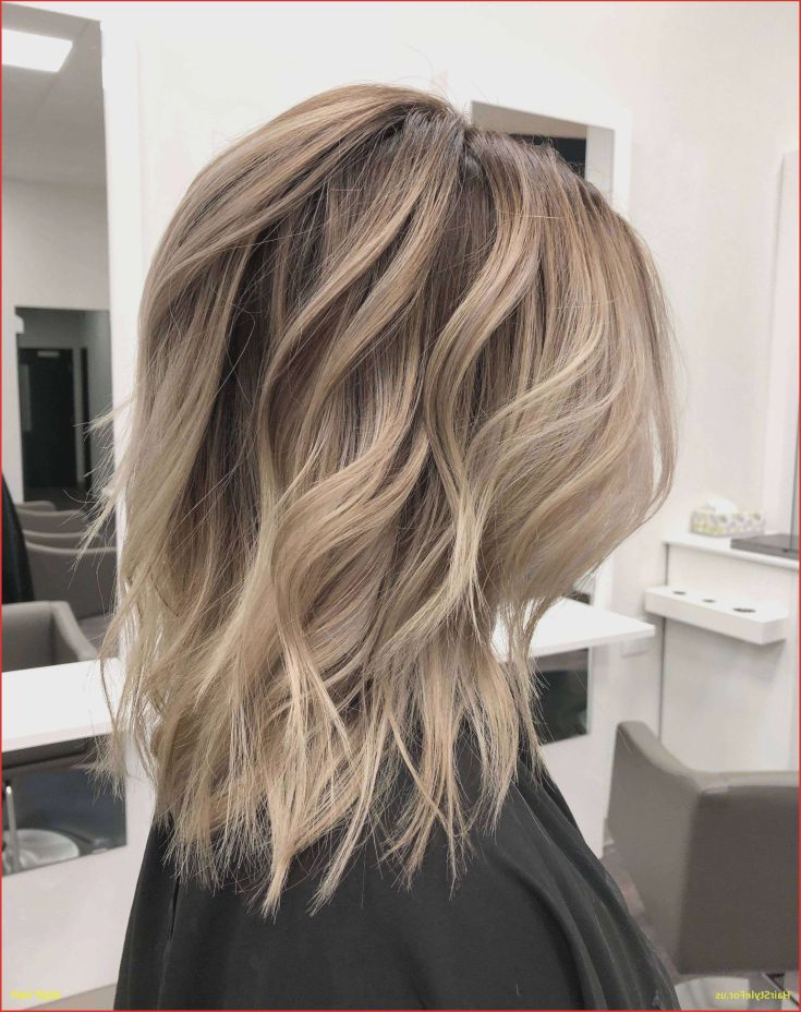 Shatush pour cheveux châtain clair de longueur moyenne