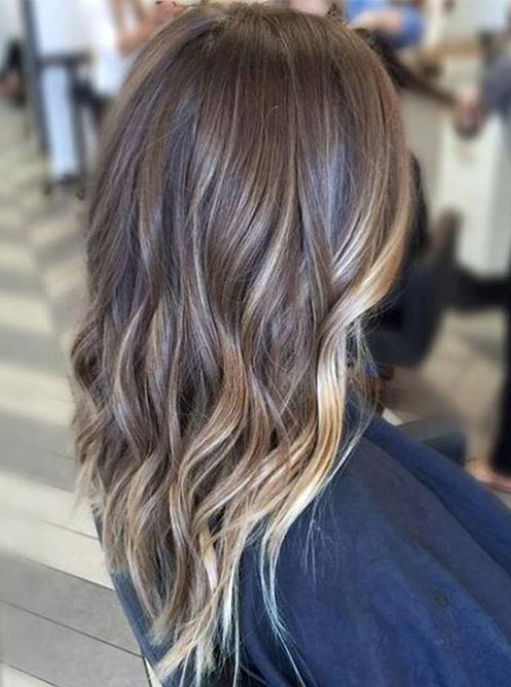 (+201 photos) Balayage sur cheveux châtain clair de longueur moyenne