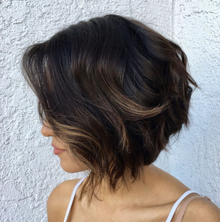 (+135 photos) Bob Kare sur cheveux bouclés
