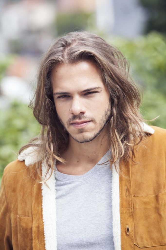 Coupe de cheveux homme en cascade