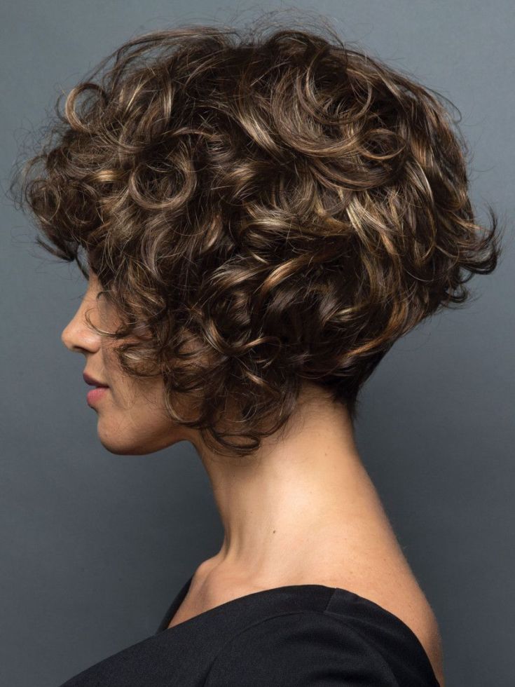 (+135 photos) Bob Kare sur cheveux bouclés