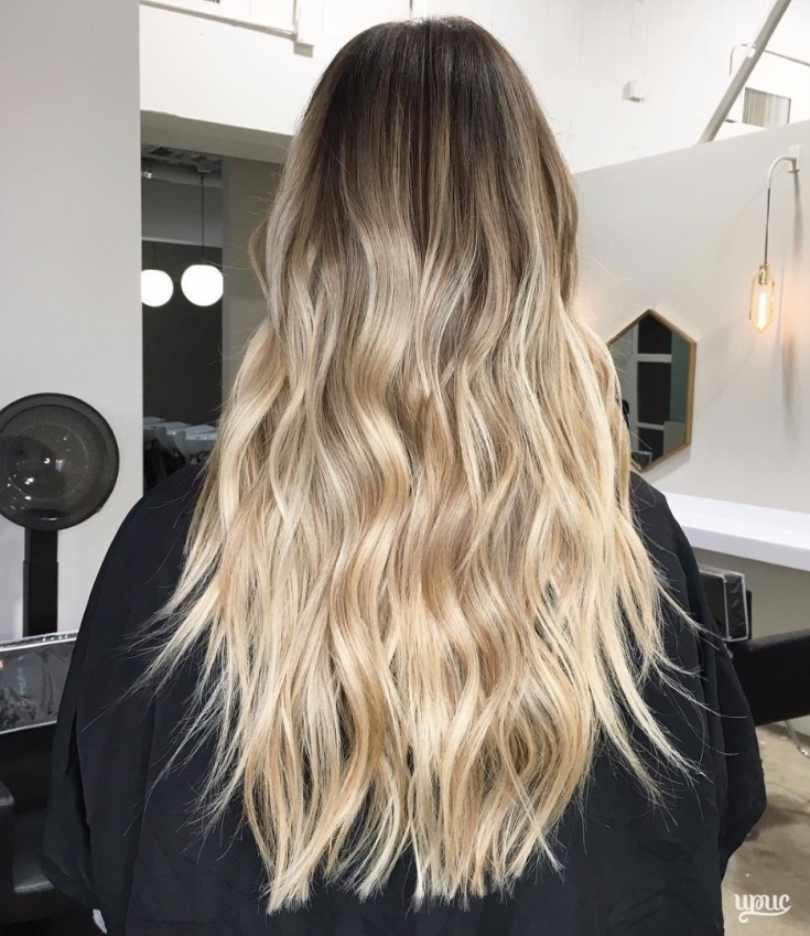 Balayage pour cheveux longs blonds