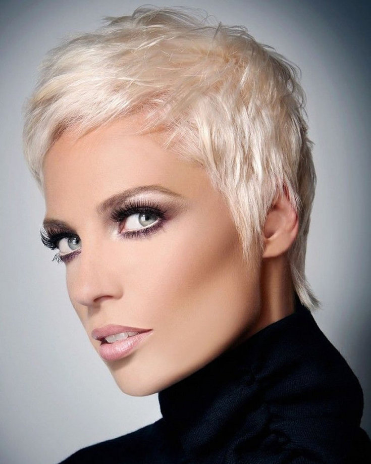 Coupe de cheveux Pixie pour les blondes