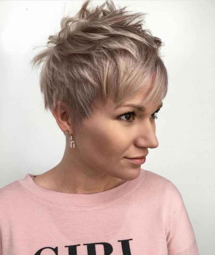 (+210 photos) Coupe de cheveux Pixie pour visage rond