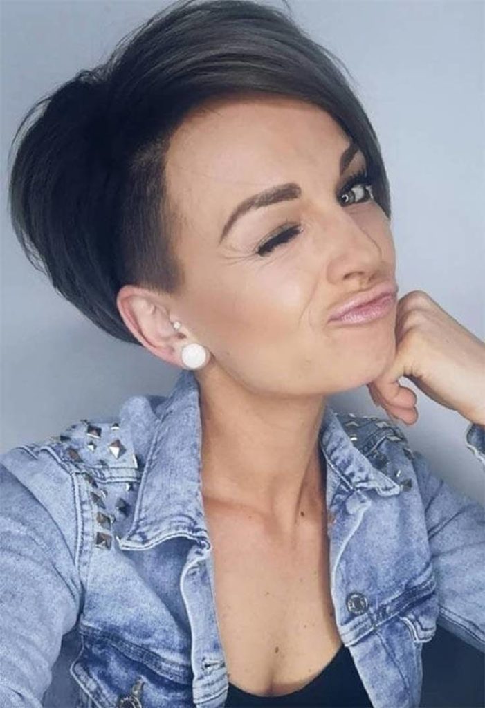 (+195 photos) Coupe de cheveux Pixie pour les brunes
