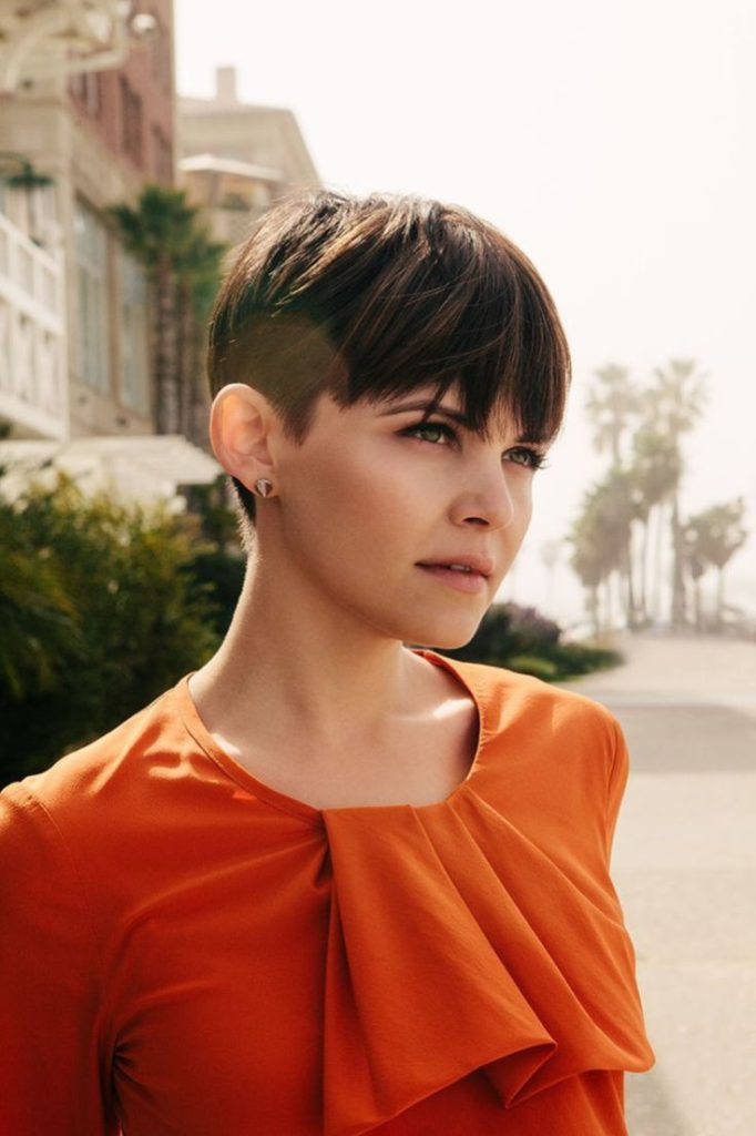 (+195 photos) Coupe de cheveux Pixie pour les brunes