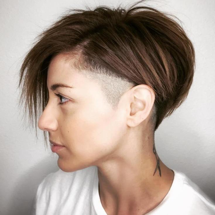 (+195 photos) Coupe de cheveux Pixie pour les brunes
