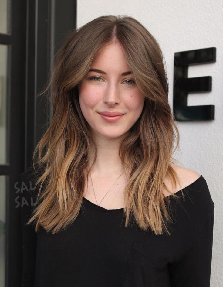 Shatush pour cheveux châtain clair de longueur moyenne