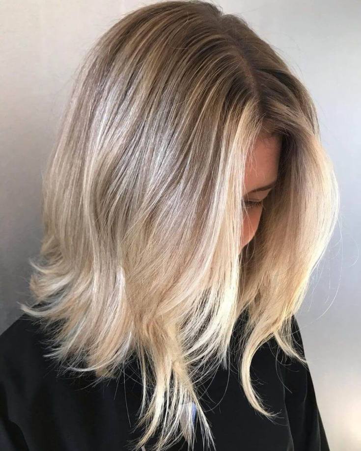 Shatush pour cheveux châtain clair de longueur moyenne