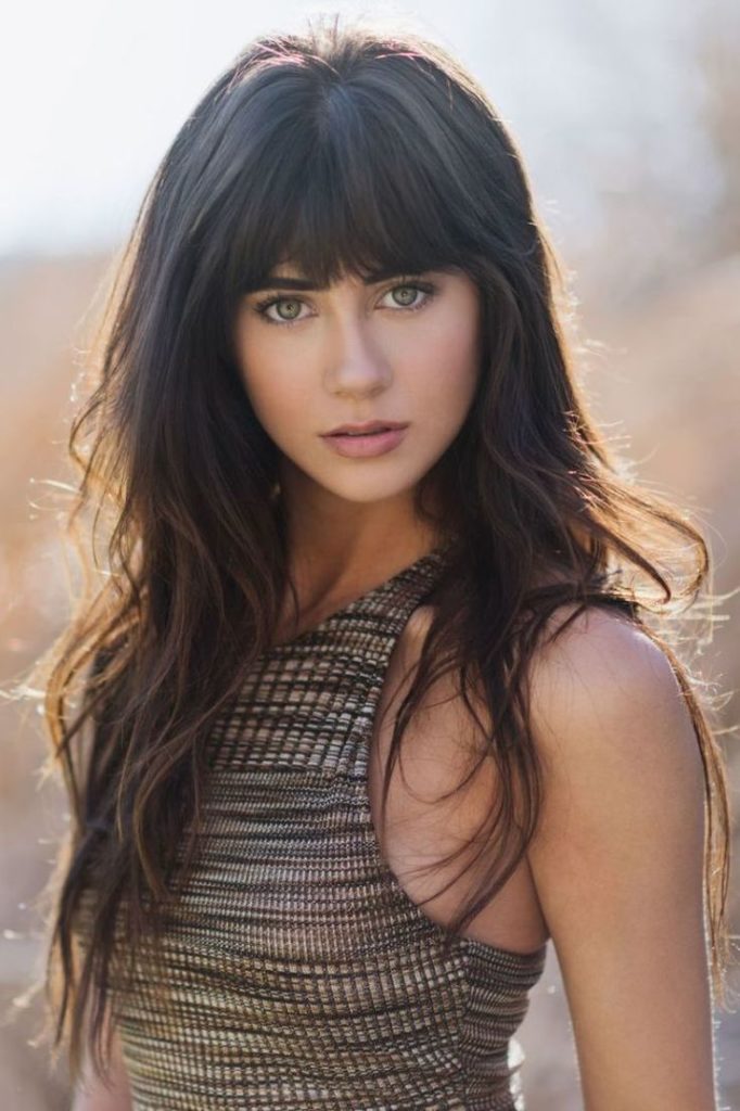 (+150 photo) Coupe de cheveux en cascade pour cheveux longs avec une frange
