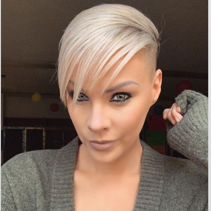 (+210 photos) Coupe de cheveux Pixie pour visage rond