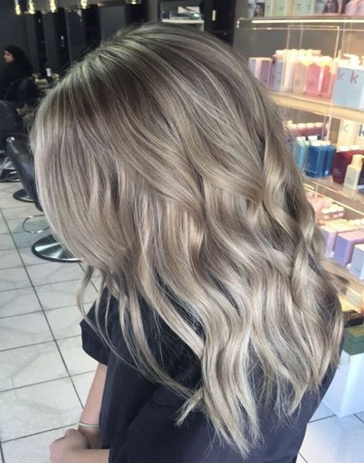 (+201 photos) Balayage sur cheveux châtain clair de longueur moyenne