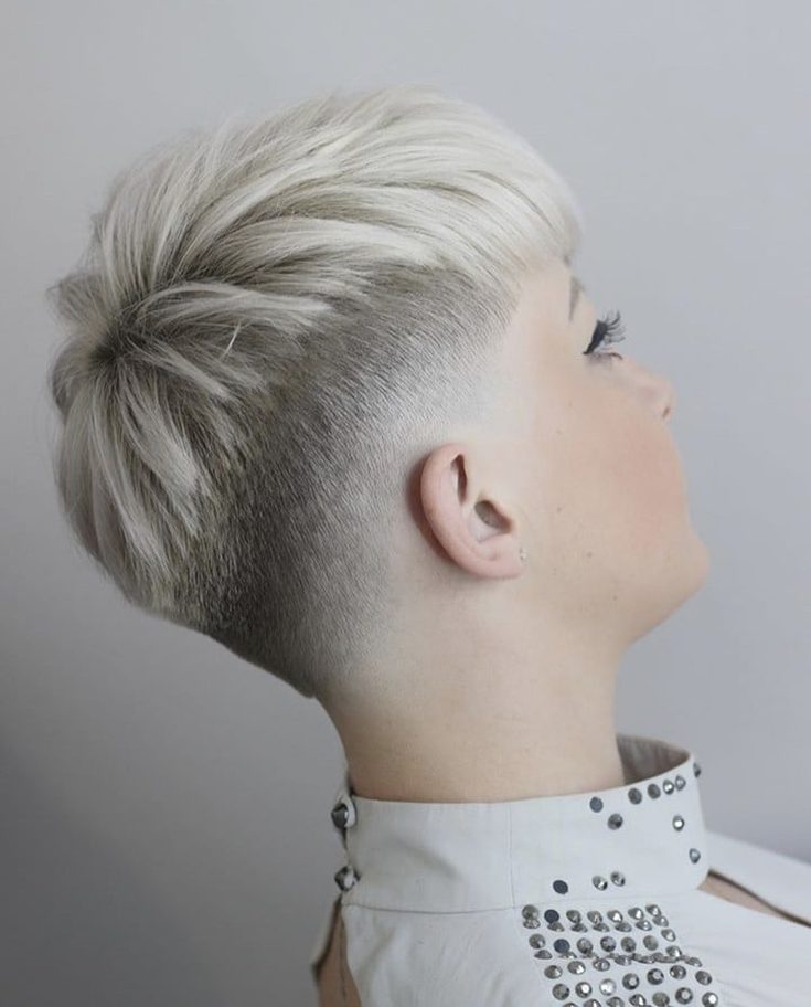 (+210 photos) Coupe de cheveux Pixie pour visage rond