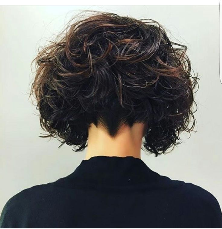 (+135 photos) Bob Kare sur cheveux bouclés