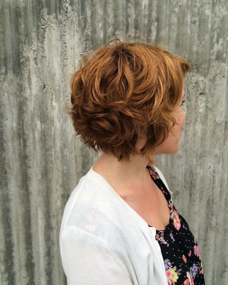 (+135 photos) Bob Kare sur cheveux bouclés