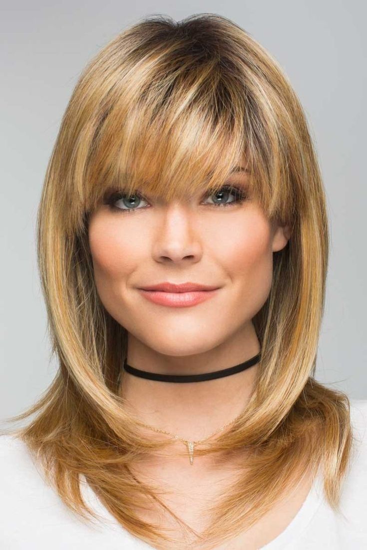 (+165 photos) Cascade de coupe de cheveux pour femmes avec une frange