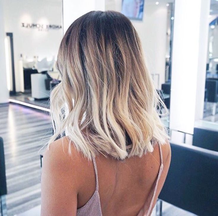 (+201 photos) Balayage sur cheveux châtain clair de longueur moyenne