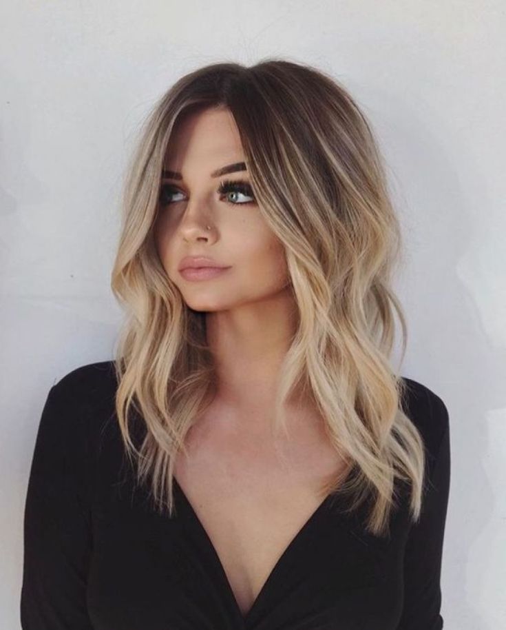 Shatush pour cheveux châtain clair de longueur moyenne