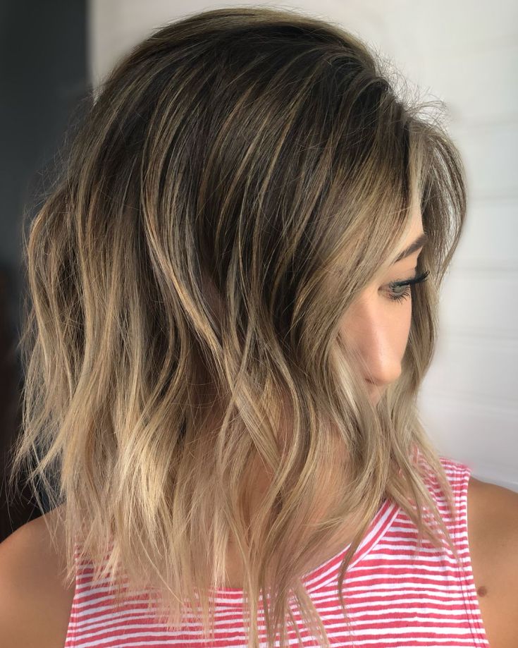 (+201 photos) Balayage sur cheveux châtain clair de longueur moyenne