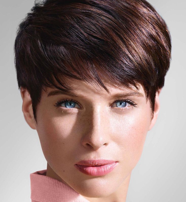 (+195 photos) Coupe de cheveux Pixie pour les brunes