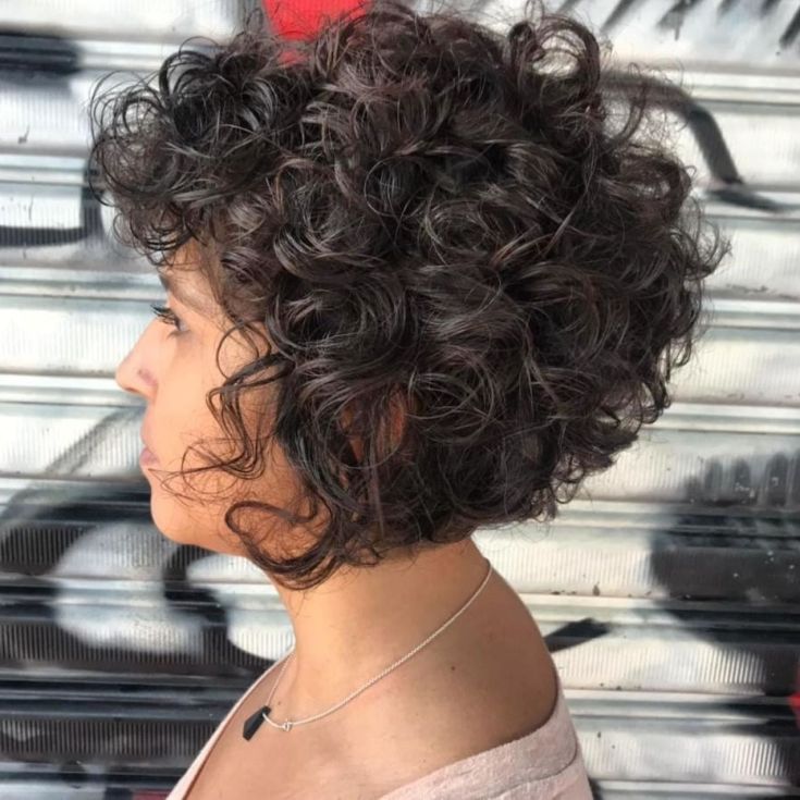 (+135 photos) Bob Kare sur cheveux bouclés