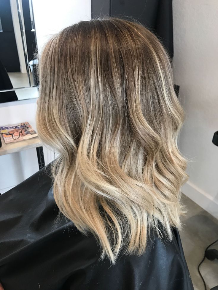 (+201 photos) Balayage sur cheveux châtain clair de longueur moyenne