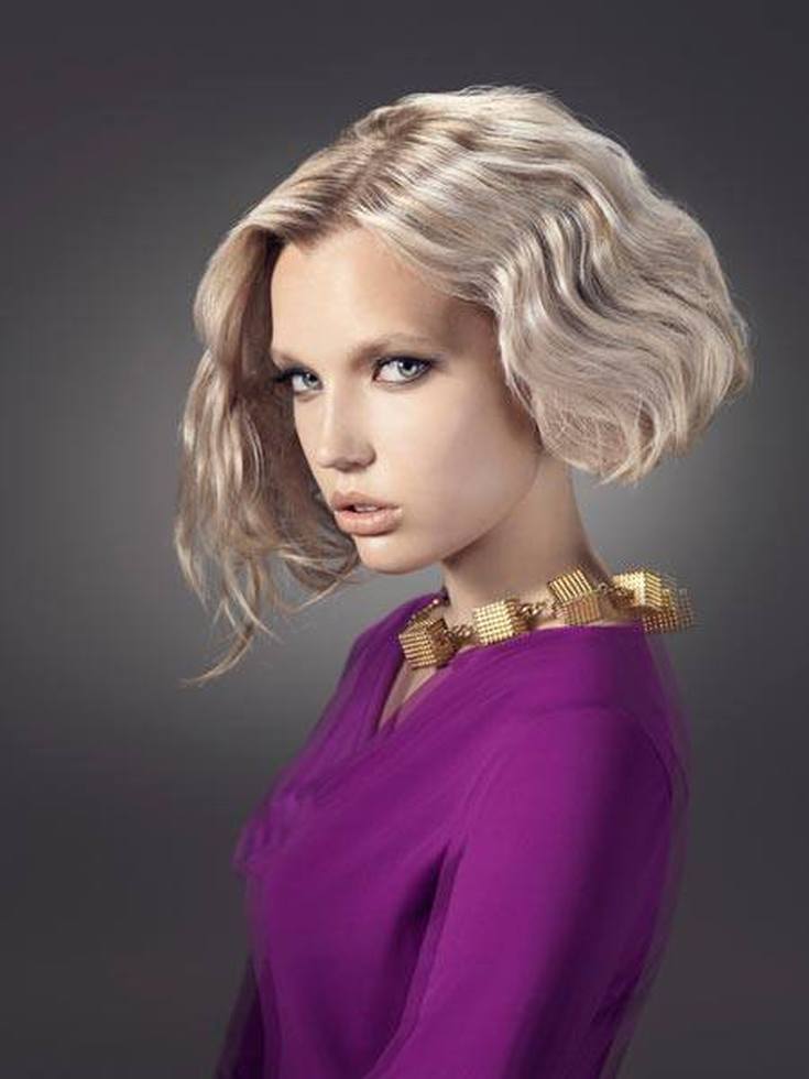 (+135 photos) Bob Kare sur cheveux bouclés