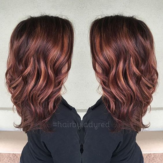 Coupe de cheveux pour femmes vue italienne de différents côtés