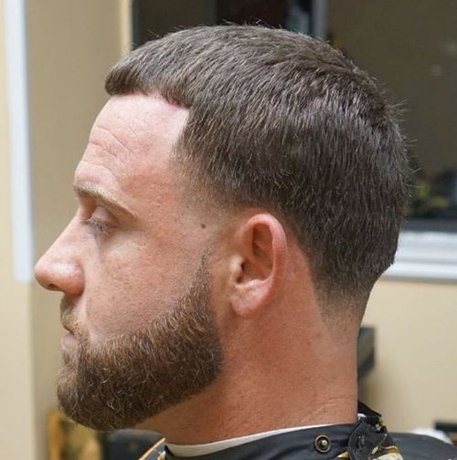 Coupe de cheveux César avec une transition en douceur
