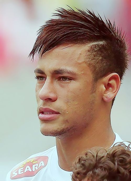 Coupe de cheveux mohawk d'hommes extraordinaires audacieux