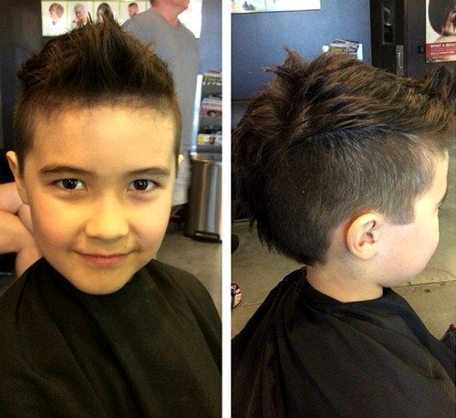 Coupe de cheveux mohawk pour garçons