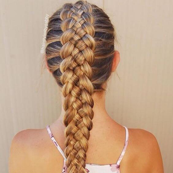 Tresse luxuriante de cinq brins pour cheveux longs