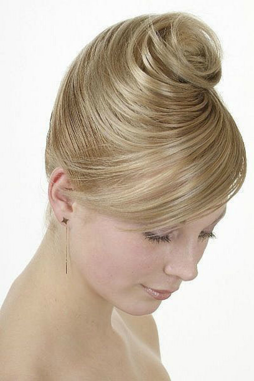 Coiffure coquille et frange