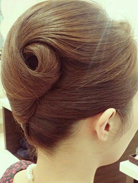 Coiffure coquillage sur cheveux mi-longs