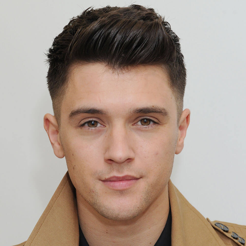 Coiffures de visage de coeur pour les hommes
