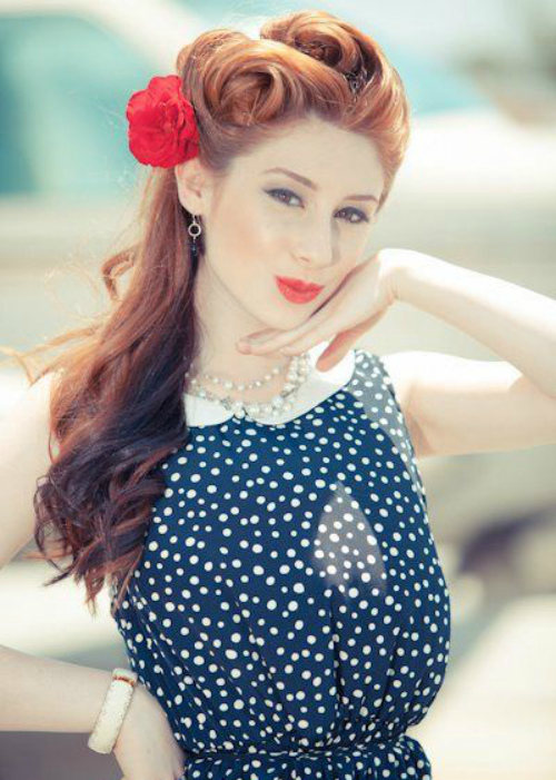 Coiffures pin-up pour cheveux longs