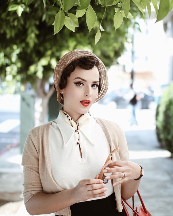 Coiffures pin-up pour cheveux courts