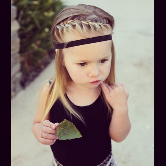 Coiffures avec bandeau pour filles