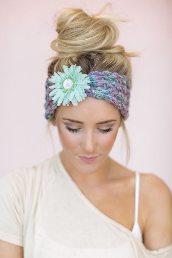 Coiffures avec serre-tête pour cheveux longs et mi-longs