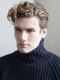 produits coiffants pour différents types de cheveux pour hommes
